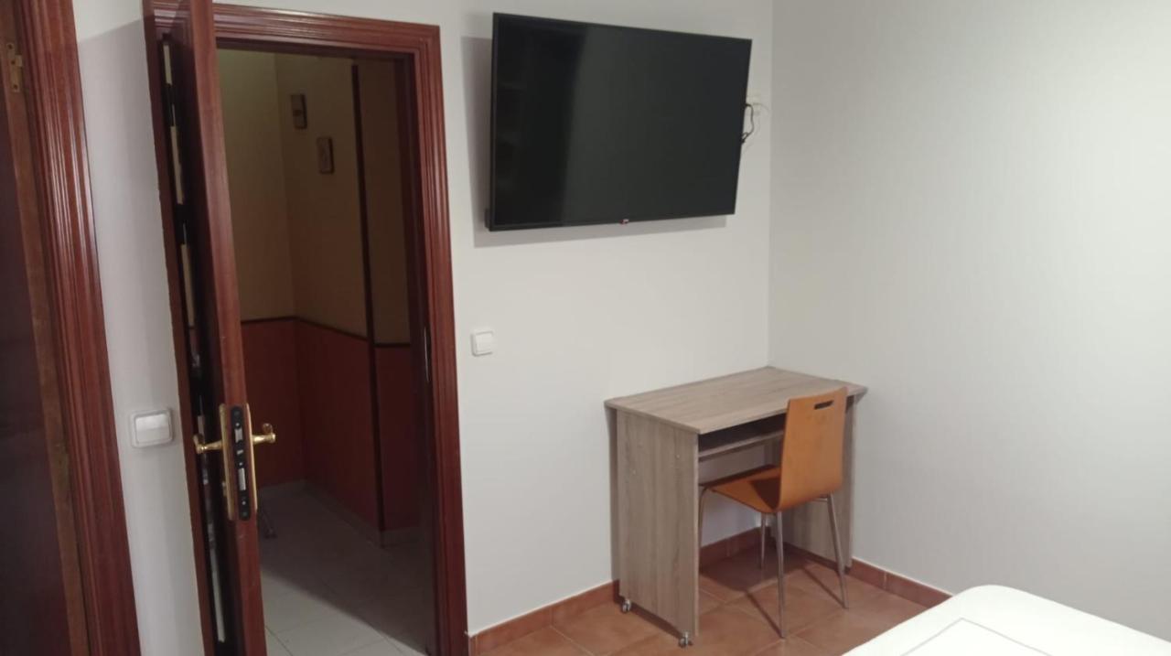 Alojamiento Numancia Pension Burgos Exterior photo