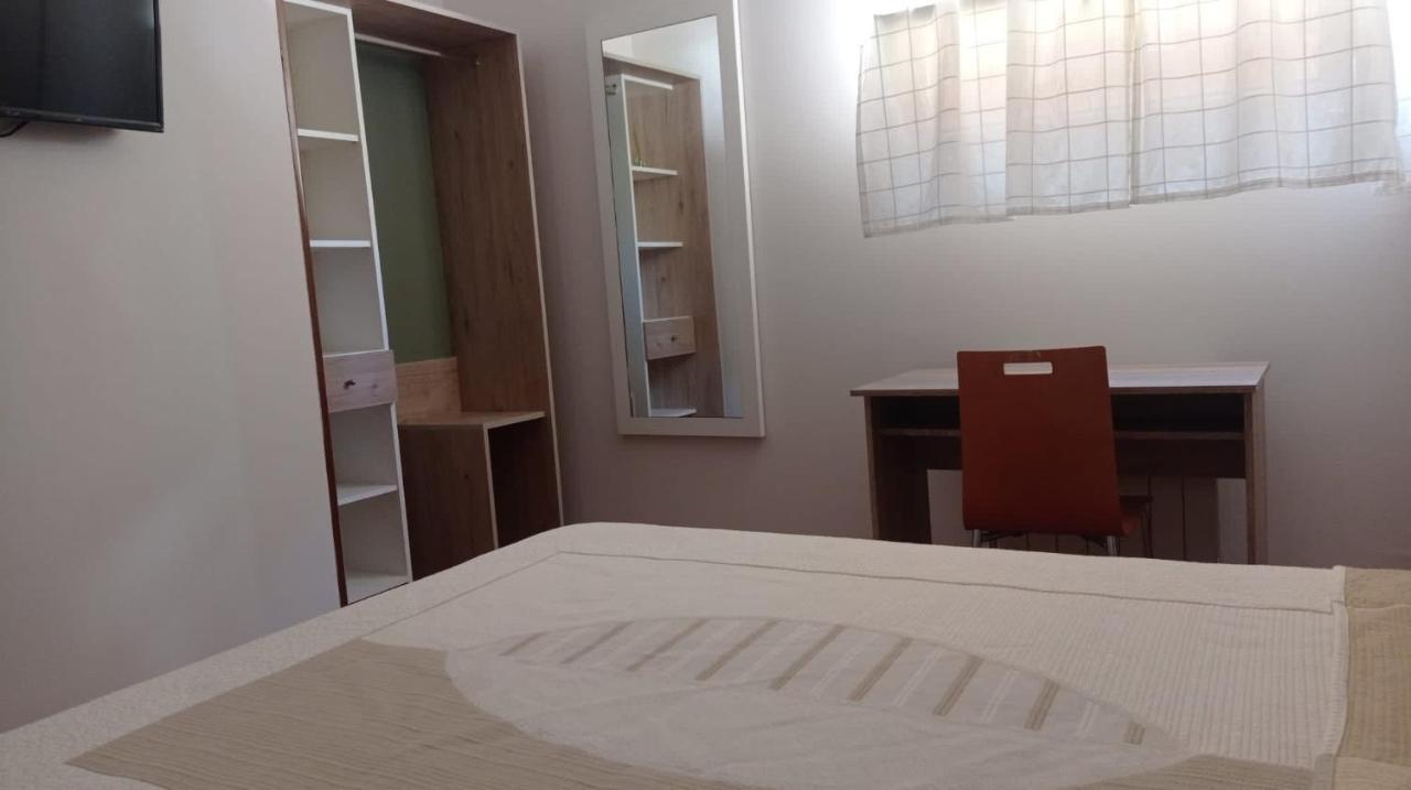 Alojamiento Numancia Pension Burgos Exterior photo